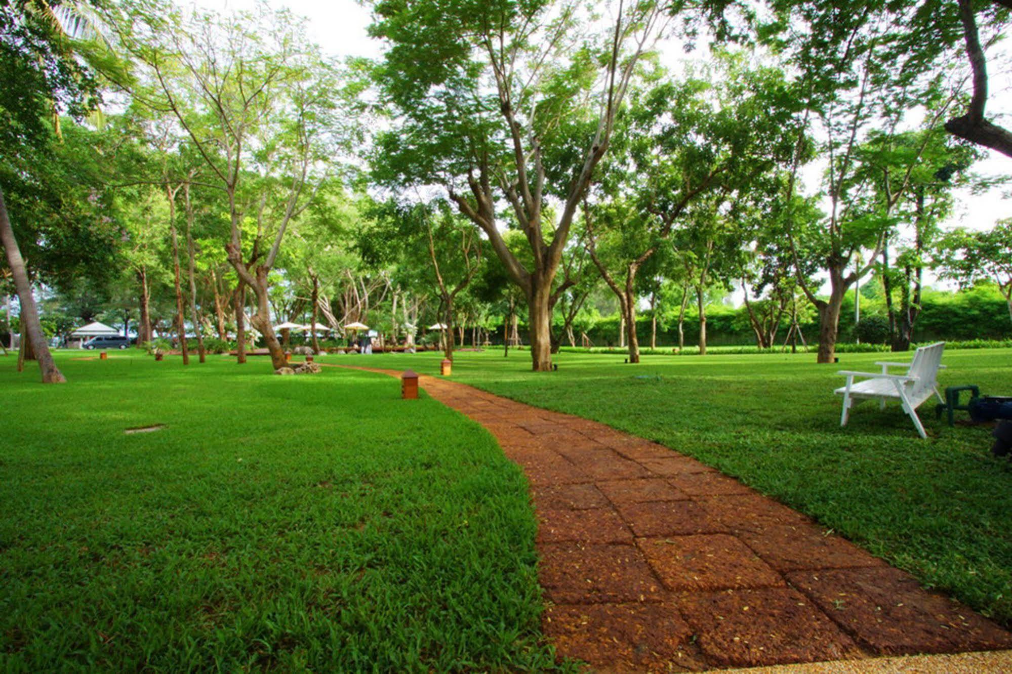 Raya Resort Beach Front - The Most Green Resort In 차암 외부 사진